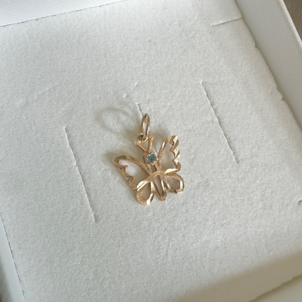 10k gold butterfly pendant